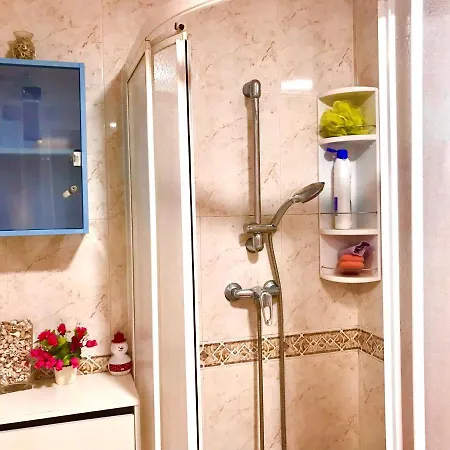 2 Minutes From The Beach!!! Great Apartment!!! Apartman Nerja